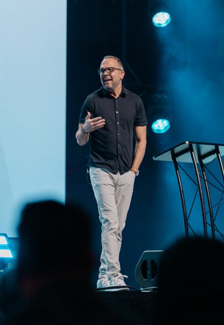 Tom speaking at the Summit